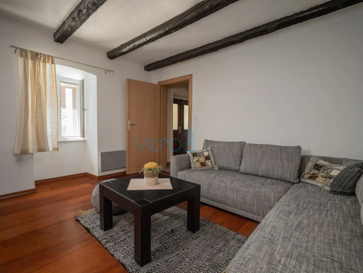 Otok Krk, Dobrinj, Kras, dvojna hiša 169 m2, prodaja