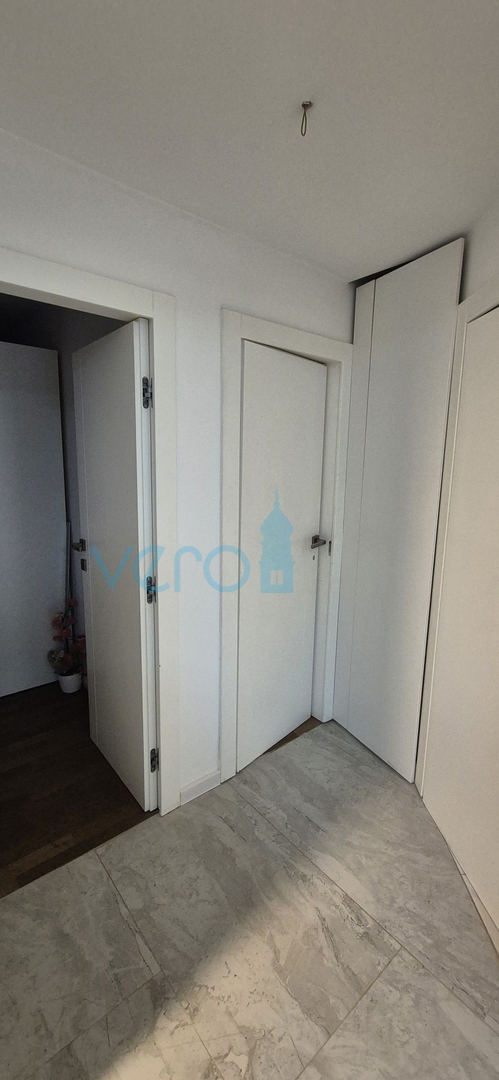 Šilo, otok Krk, dvosobno stanovanje v pritličju, vrt, prodaja