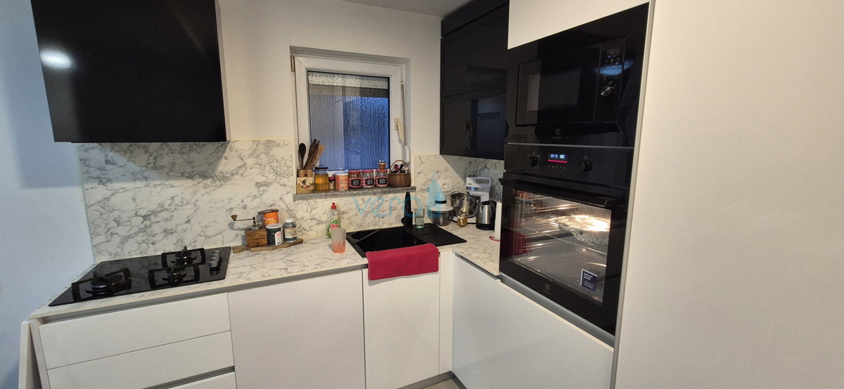 Šilo, otok Krk, dvosobno stanovanje v pritličju, vrt, prodaja