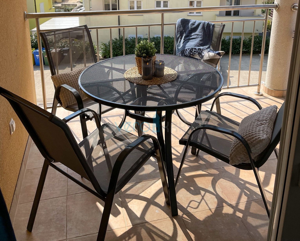 Otok Krk, Uvala Soline, dvosobno stanovanje v drugem nadstropju, pogled, prodaja