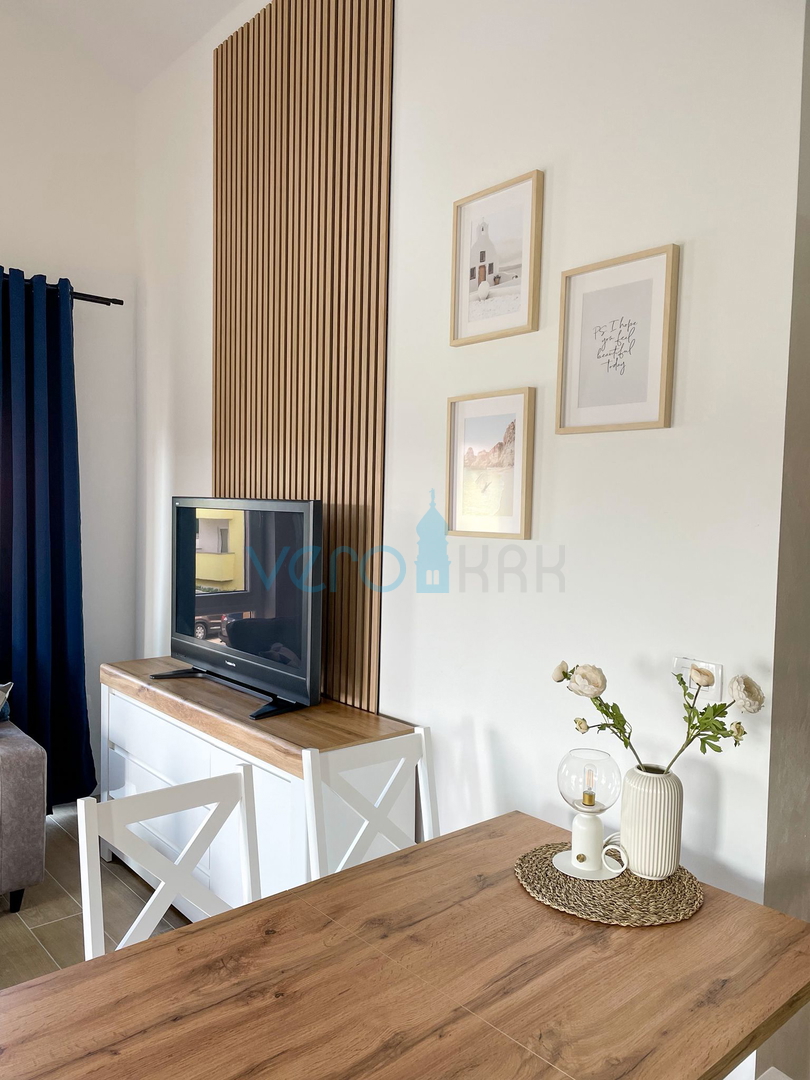 Otok Krk, Uvala Soline, dvosobno stanovanje v drugem nadstropju, pogled, prodaja