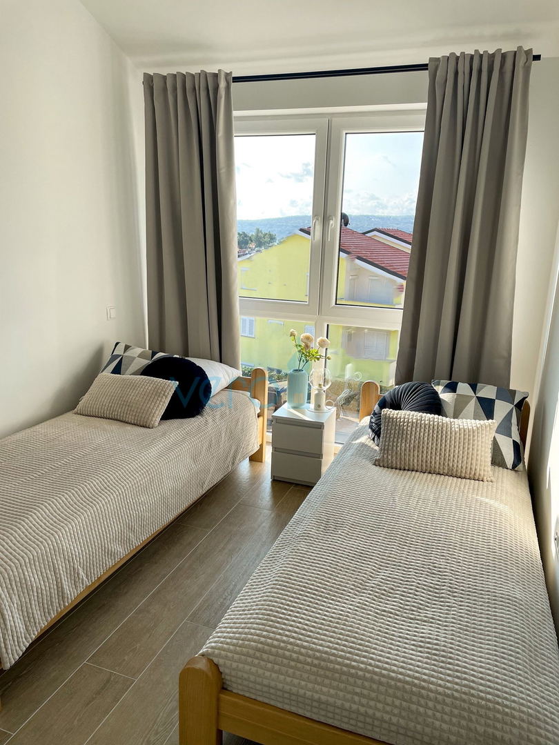 Otok Krk, Uvala Soline, dvosobno stanovanje v drugem nadstropju, pogled, prodaja