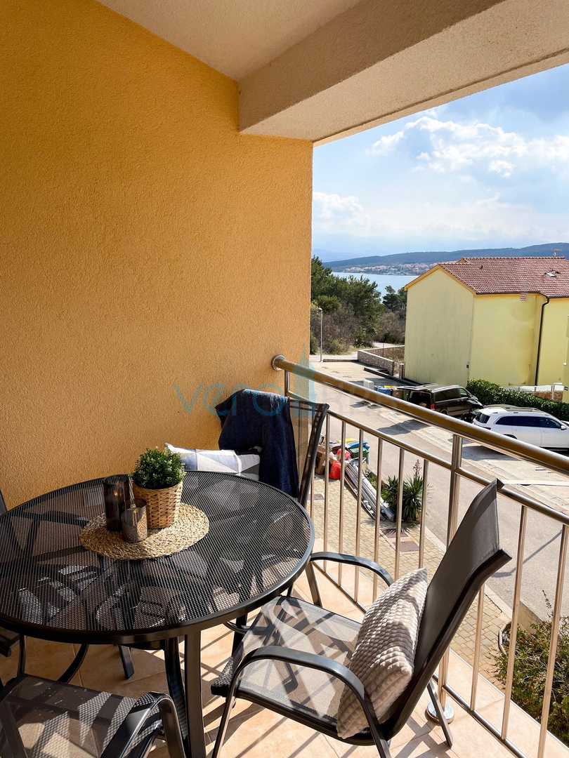 Otok Krk, Uvala Soline, dvosobno stanovanje v drugem nadstropju, pogled, prodaja