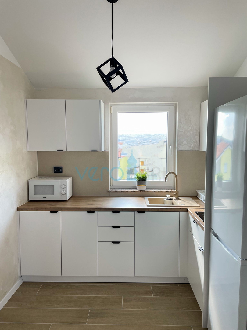 Otok Krk, Uvala Soline, dvosobno stanovanje v drugem nadstropju, pogled, prodaja