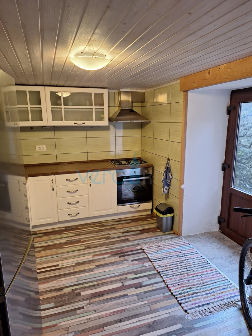 Gorski kotar, Fužine, center, vrstna hiša, terasa, vrt, prodaja