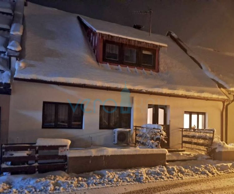 Gorski kotar, Fužine, center, vrstna hiša, terasa, vrt, prodaja