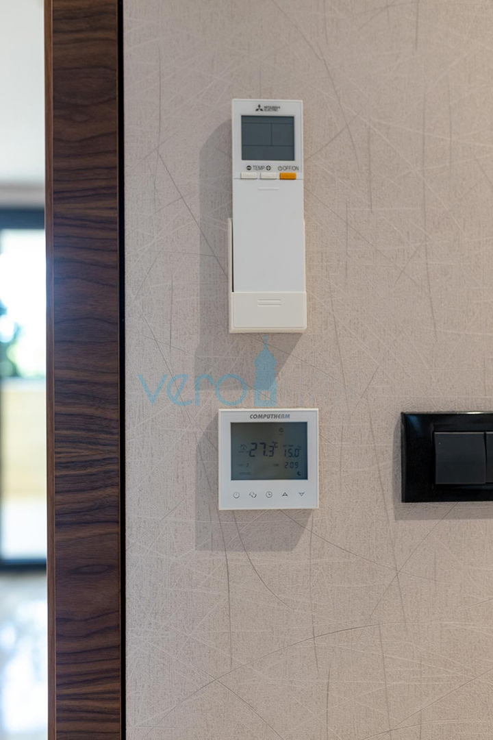 Malinska, otok Krk, luksuzno stanovanje z bazenom v pritličju, novogradnja, vrt, 150 m do morja, prodaja