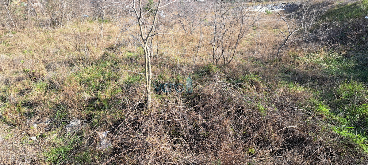 Omišalj, otok Krk, zemljišče v poslovni coni 2237 m2, prodaja