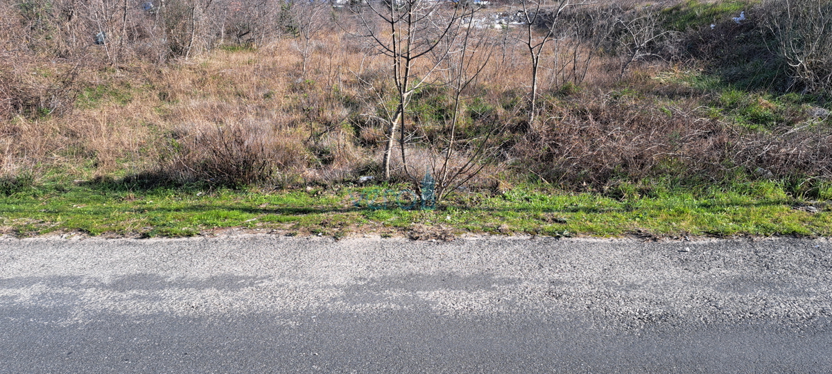 Omišalj, otok Krk, zemljišče v poslovni coni 2237 m2, prodaja