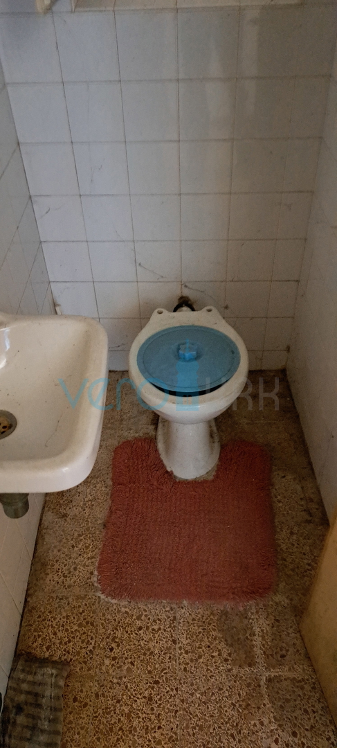 Malinska, samostojna kamnita hiša 160 m2 blizu morja in centra mesta, prodaja