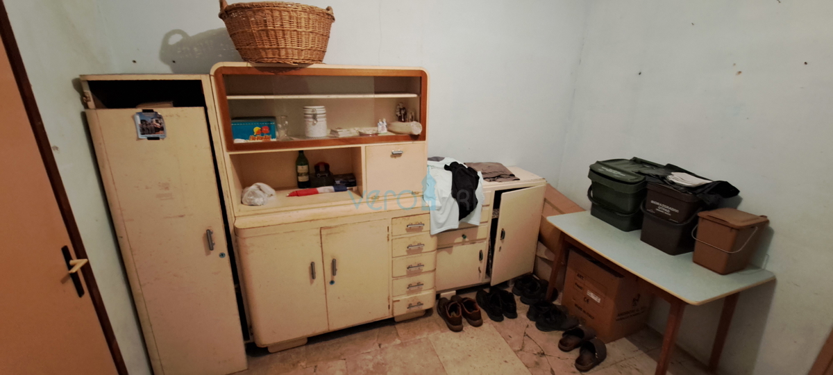 Malinska, samostojna kamnita hiša 160 m2 blizu morja in centra mesta, prodaja