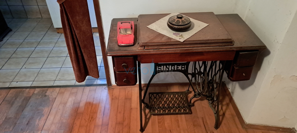 Malinska, samostojna kamnita hiša 160 m2 blizu morja in centra mesta, prodaja