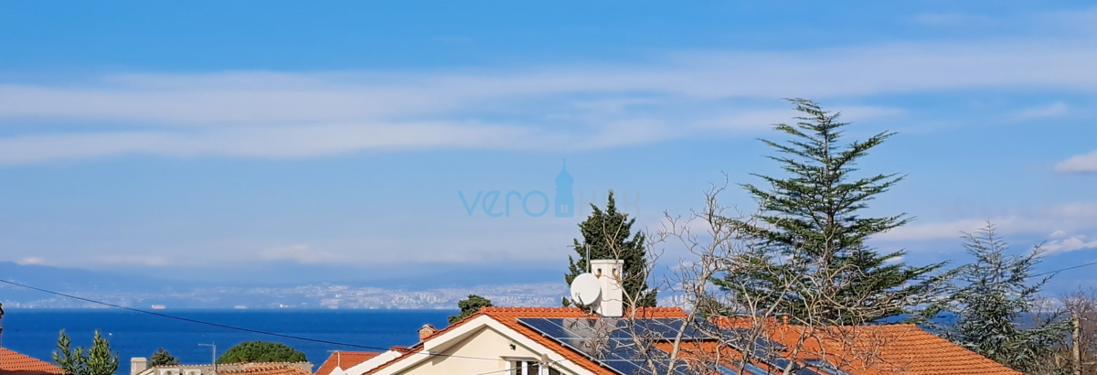 Malinska, samostojna kamnita hiša 160 m2 blizu morja in centra mesta, prodaja