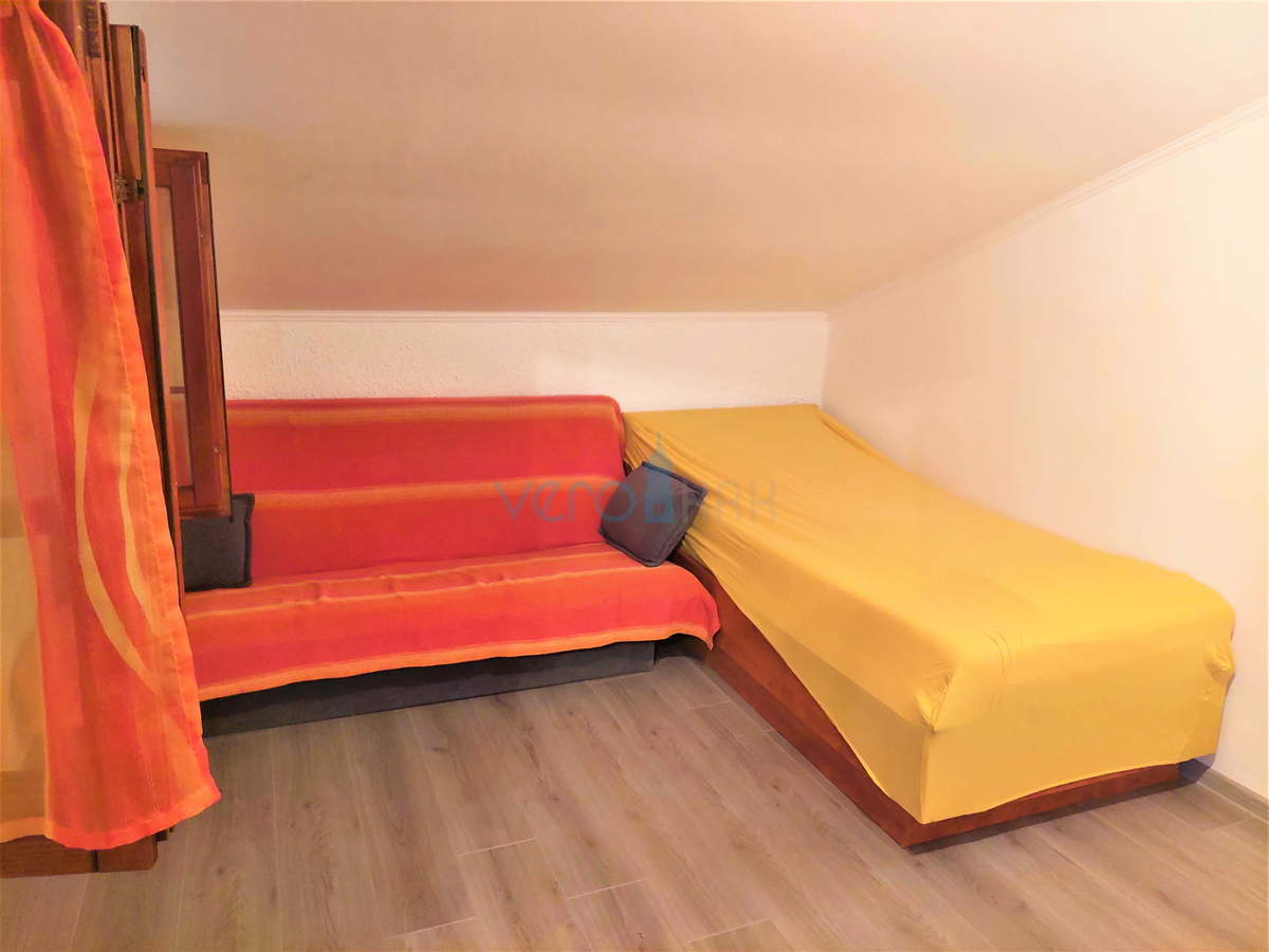 Crikvenica, center - 62 m2, 2 ss, druga vrsta od morja, prodamo