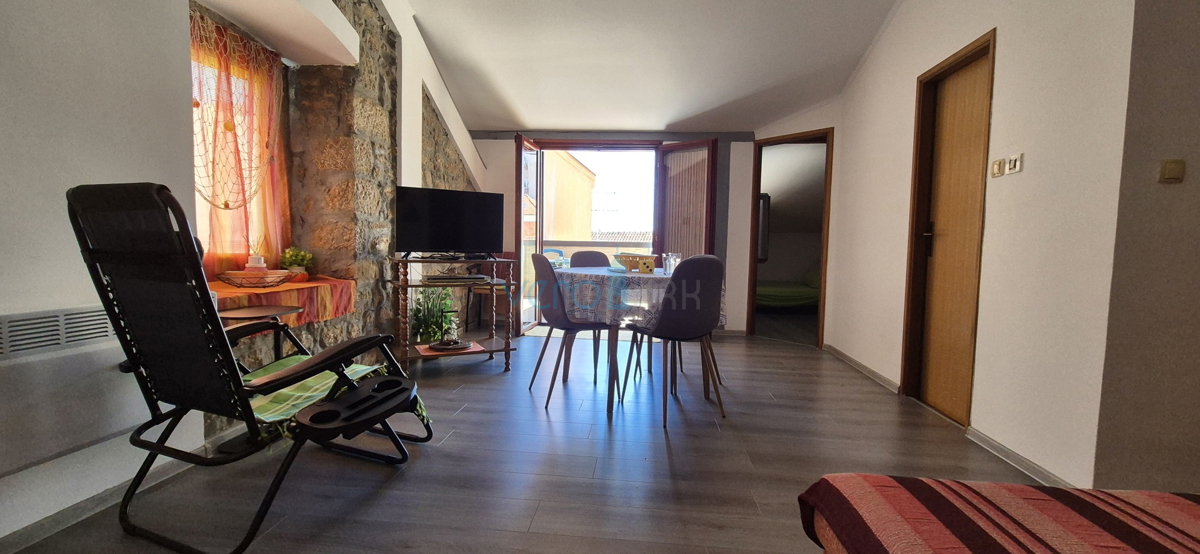 Crikvenica, center - 62 m2, 2 sobi z dnevno sobo, drugi vrsti od morja, prodaja