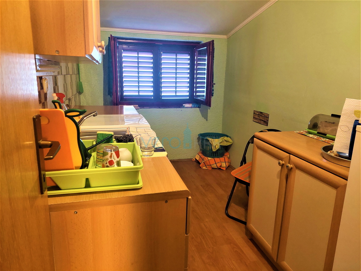 Crikvenica, center - 62 m2, 2 ss, druga vrsta od morja, prodamo