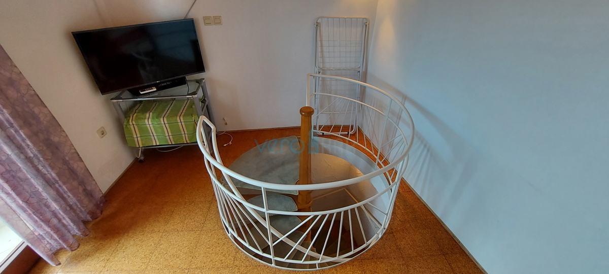 Umag, center mesta, kamnita hiša z razgledom, 50m od morja