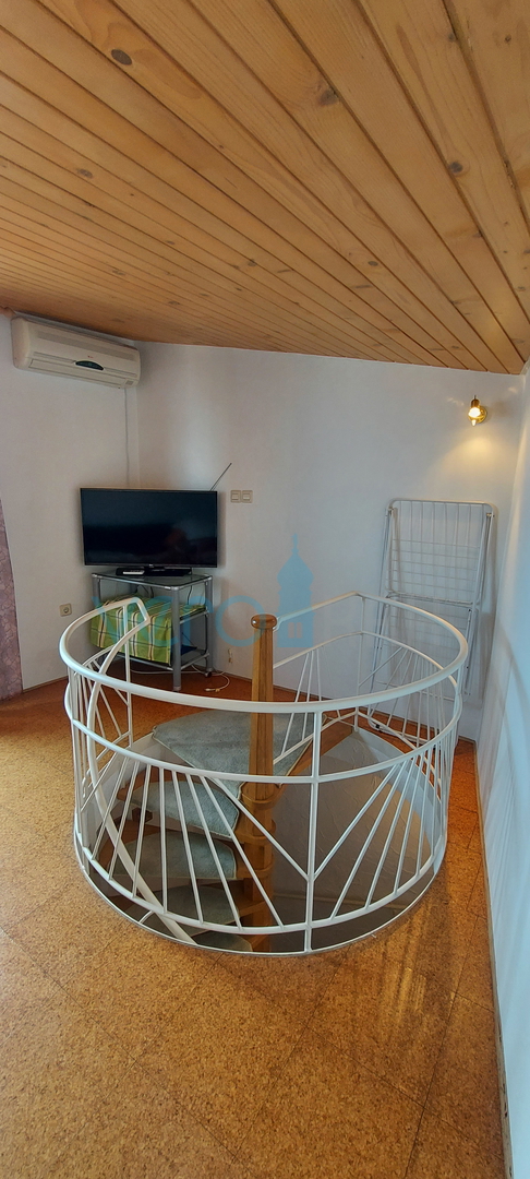 Umag, center mesta, kamnita hiša z razgledom, 50m od morja