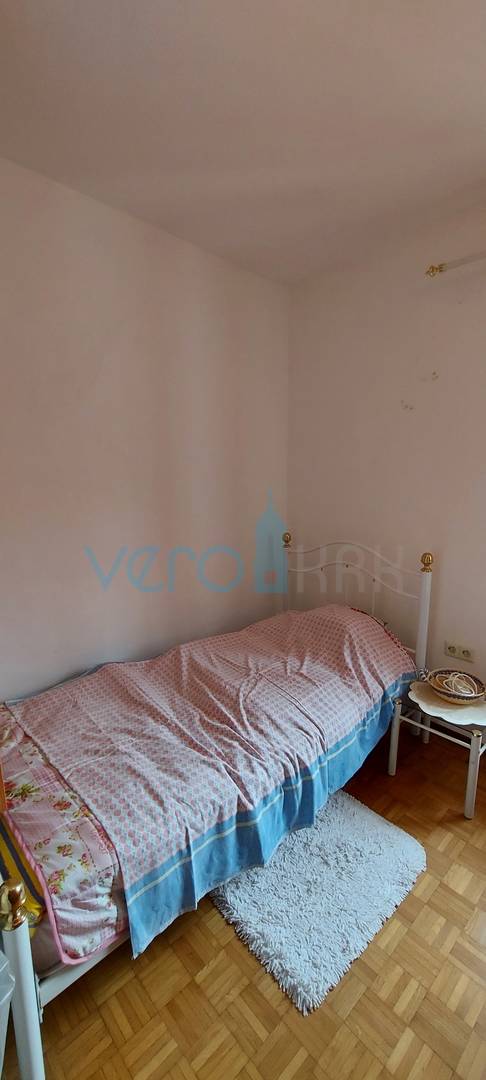 Umag, center mesta, kamnita hiša z razgledom, 50m od morja