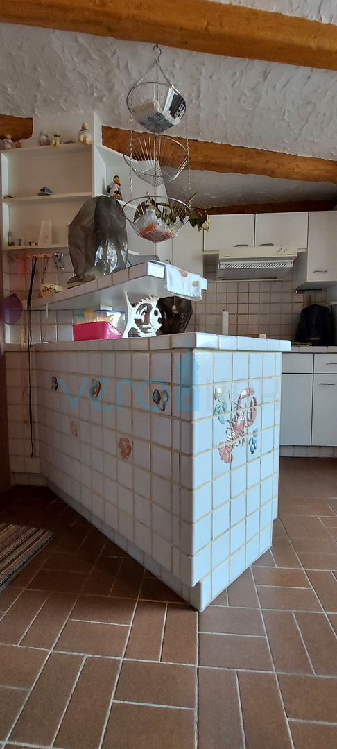 Umag, center mesta, kamnita hiša z razgledom, 50m od morja