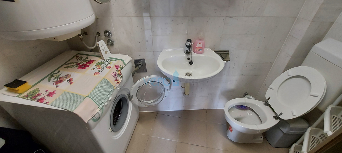 Umag, center mesta, kamnita hiša z razgledom, 50m od morja