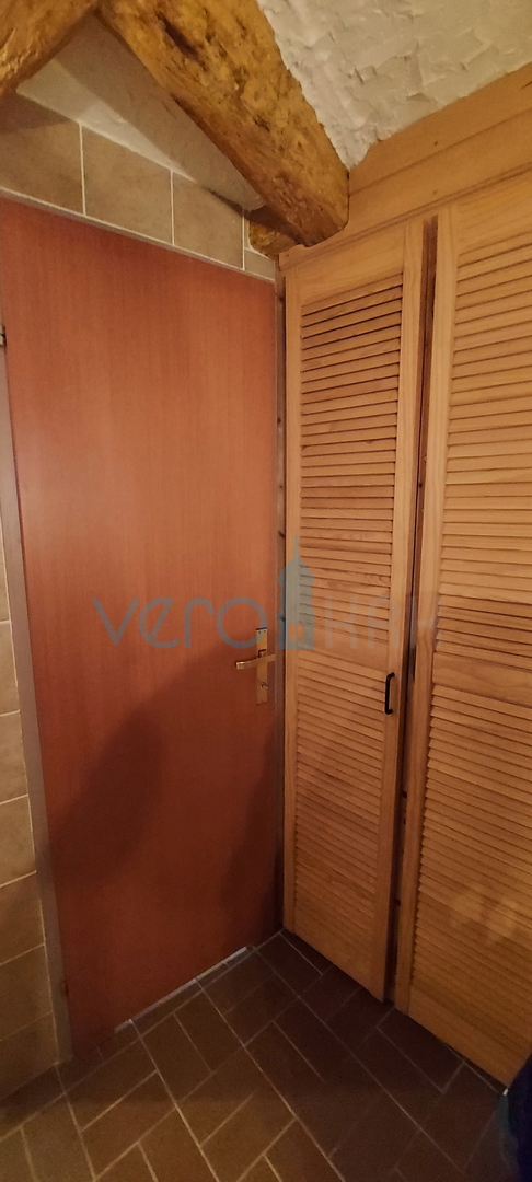 Umag, center mesta, kamnita hiša z razgledom, 50m od morja