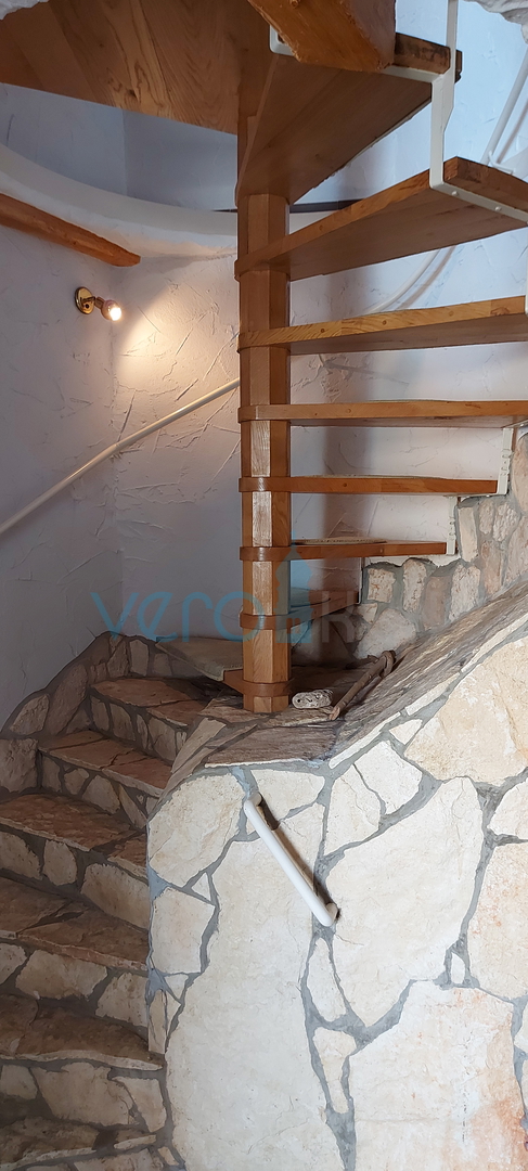 Umag, center mesta, kamnita hiša z razgledom, 50m od morja