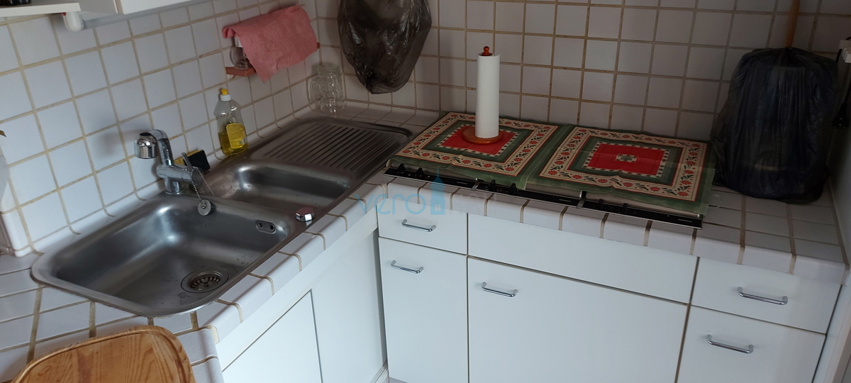Umag, center mesta, kamnita hiša z razgledom, 50m od morja