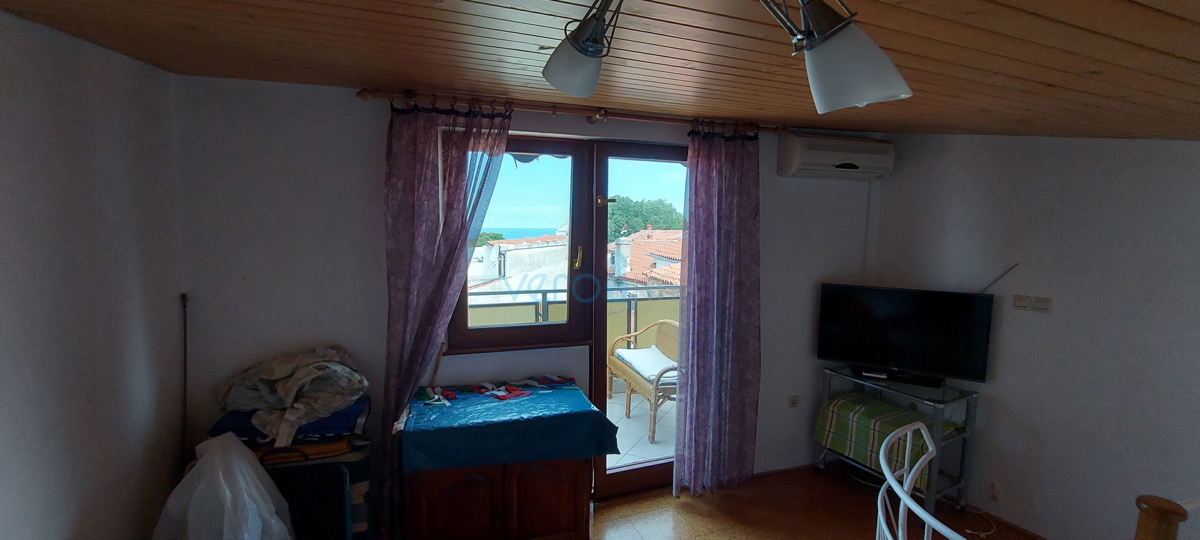 Umag, center mesta, kamnita hiša z razgledom, 50m od morja