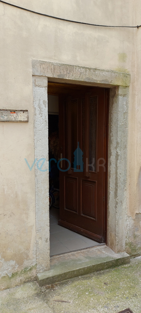 Umag, center mesta, kamnita hiša z razgledom, 50m od morja