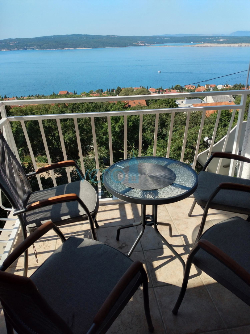 Crikvenica, Dramalj, Apartma 48,83 m2 v 1. nadstropju z odprtim pogledom na morje, 1 km do plaže, prodamo