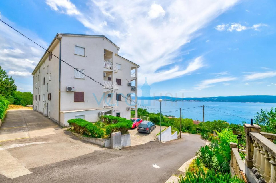 Crikvenica, Dramalj, Apartma 48,83 m2 v 1. nadstropju z odprtim pogledom na morje, 1 km do plaže, prodamo