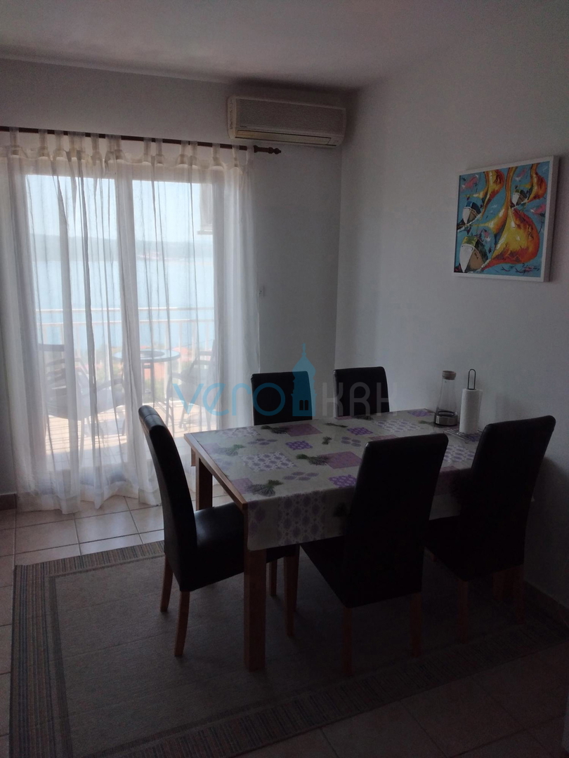 Crikvenica, Dramalj, Apartma 48,83 m2 v 1. nadstropju z odprtim pogledom na morje, 1 km do plaže, prodamo