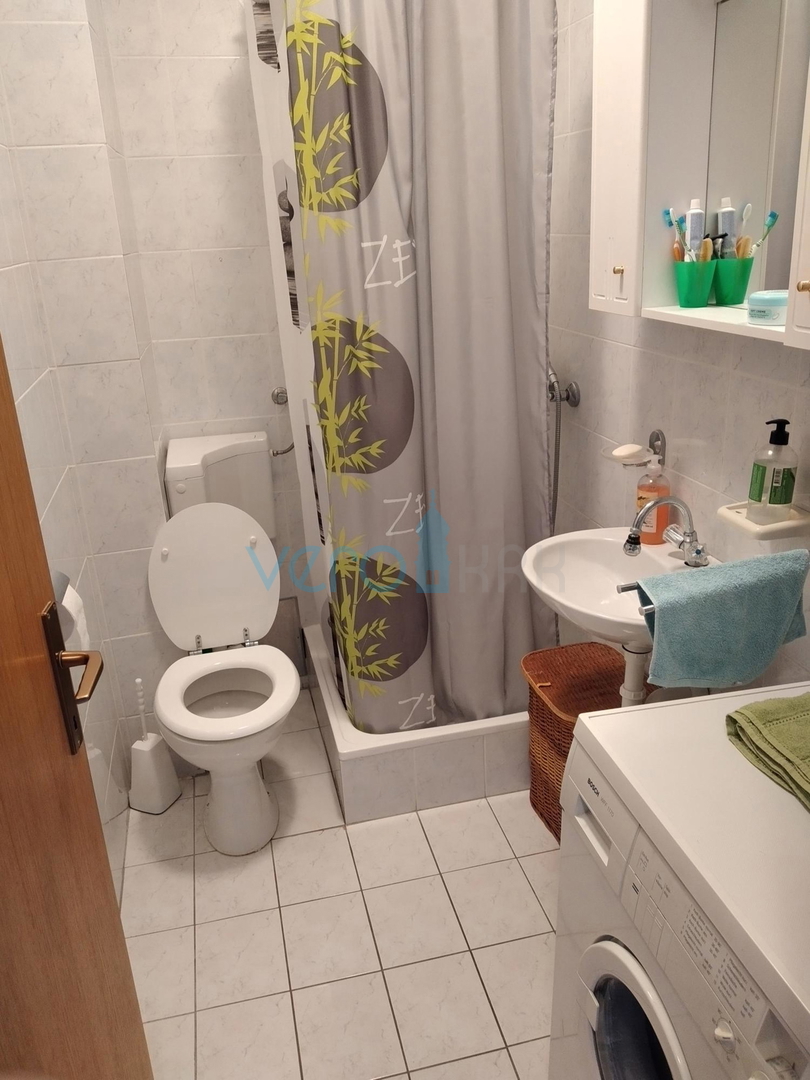Crikvenica, Dramalj, Apartma 48,83 m2 v 1. nadstropju z odprtim pogledom na morje, 1 km do plaže, prodamo