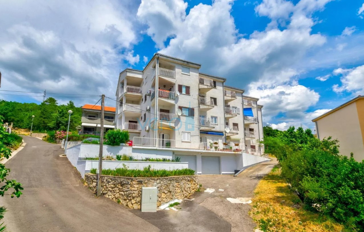 Crikvenica, Dramalj, Apartma 48,83 m2 v 1. nadstropju z odprtim pogledom na morje, 1 km do plaže, prodamo