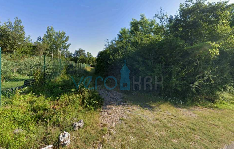 Otok Krk, Vrbnik, zemljišče v območju T3 (kampi) 5633 m2, prodaja