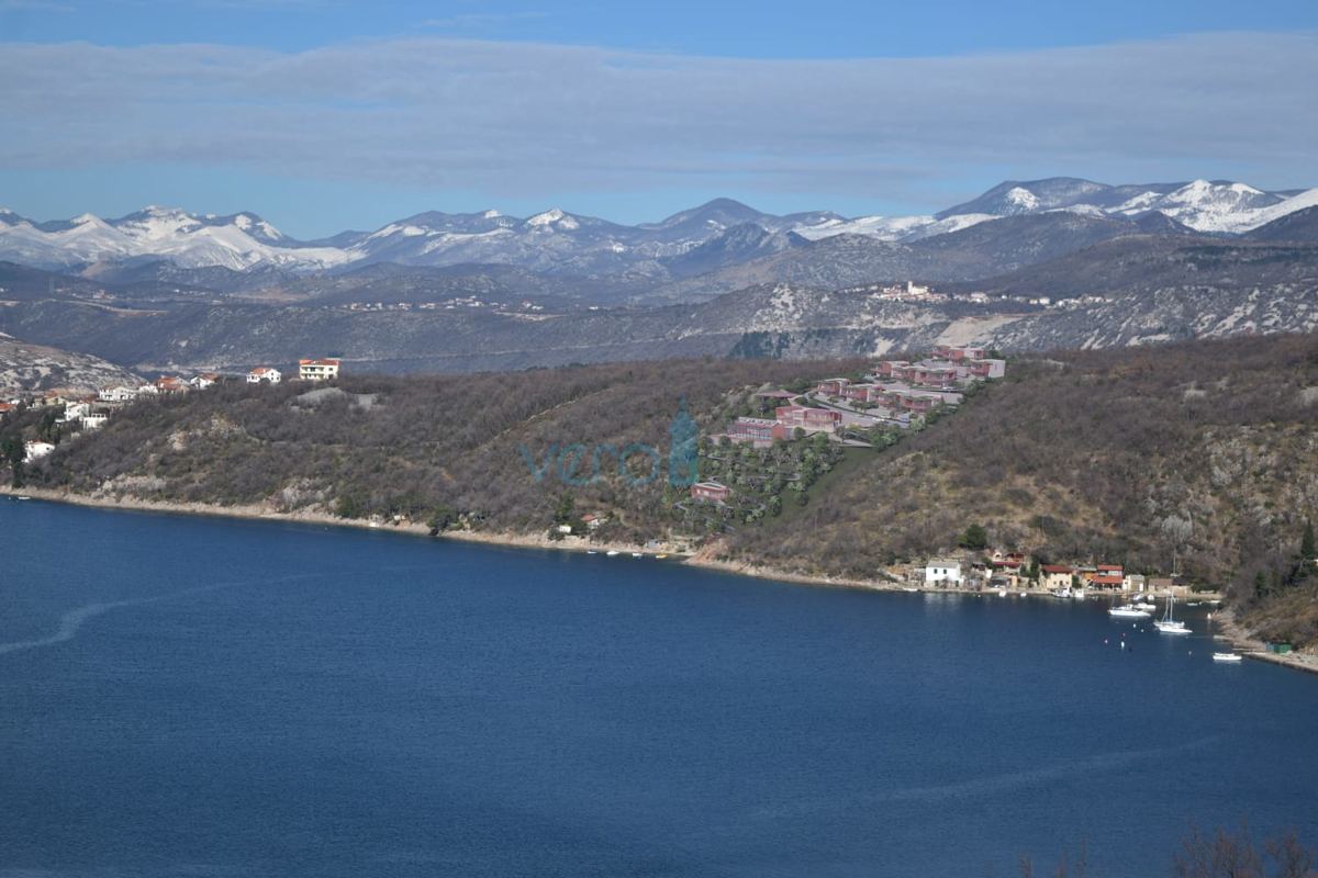 Kvarnerski zaliv, Kraljevica, zazidljivo zemljišče 8082 m2, območje za turistični resort, prodaja