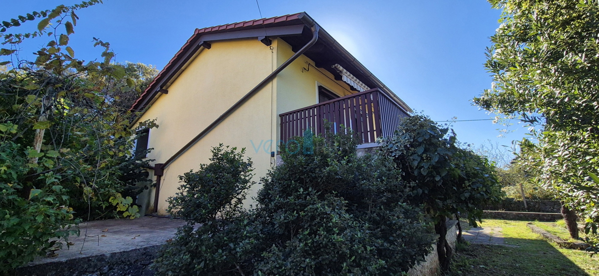 Otok Krk, Dobrinj, okolica, samostojna hiša s prostornim vrtom, prodaja