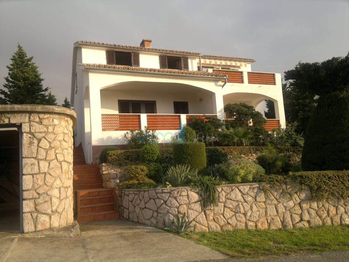 Stinica, mesto Senj, zaledje, samostojna hiša s 3 apartmaji, razgled, prodaja