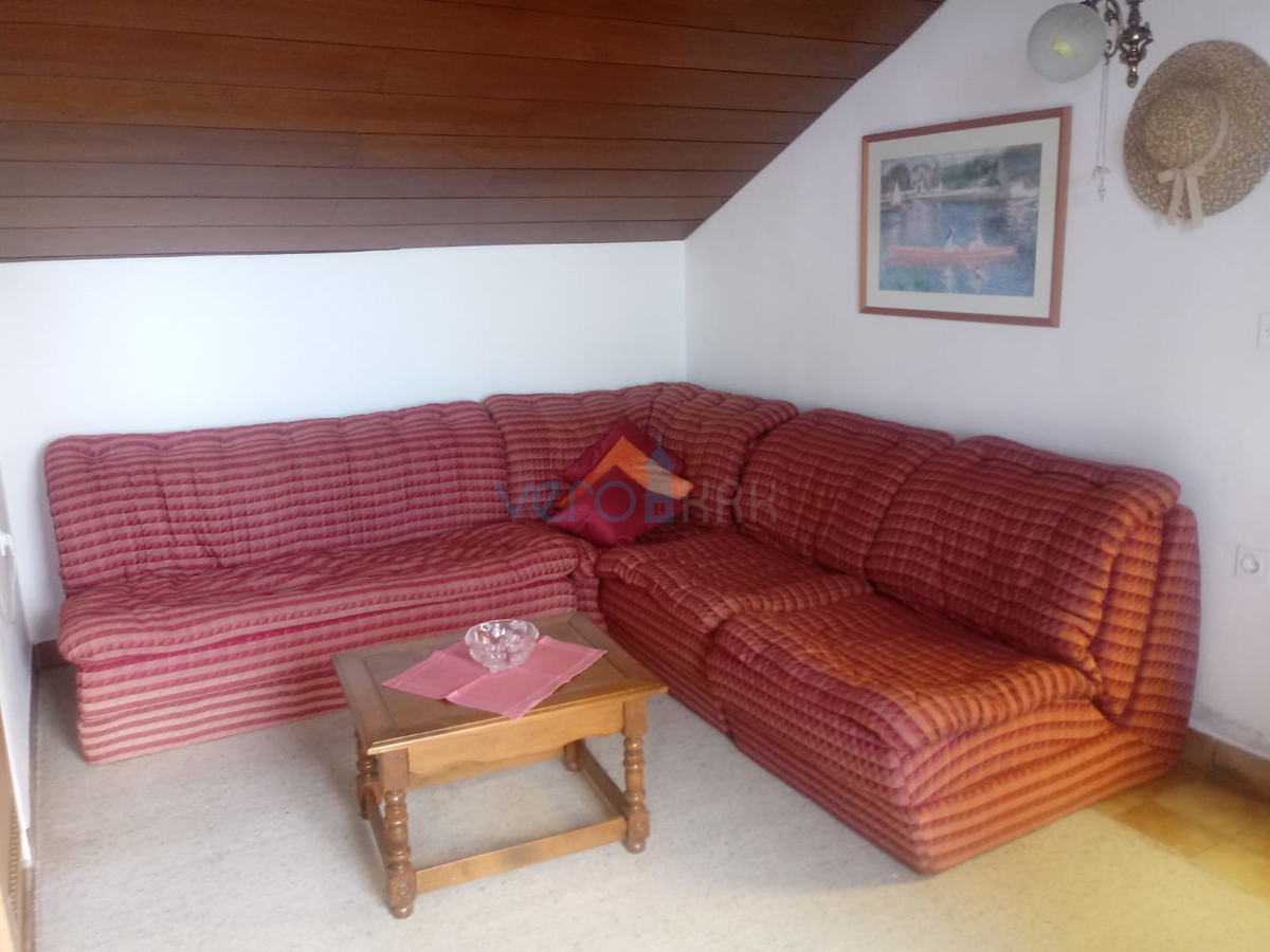 Stinica, mesto Senj, zaledje, samostojna hiša s 3 apartmaji, razgled, prodaja