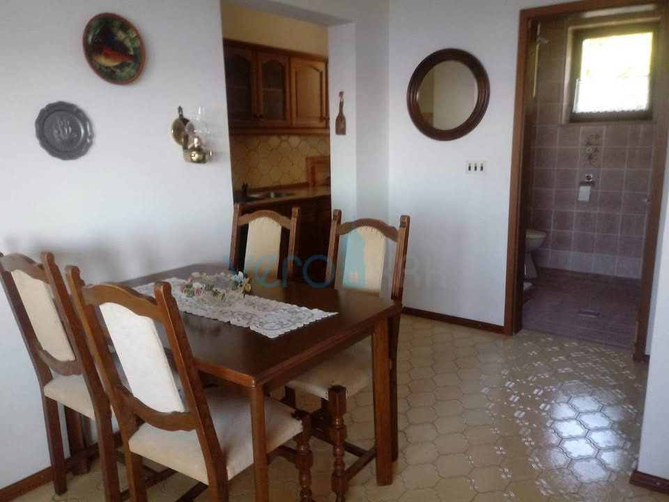 Stinica, mesto Senj, zaledje, samostojna hiša s 3 apartmaji, razgled, prodaja