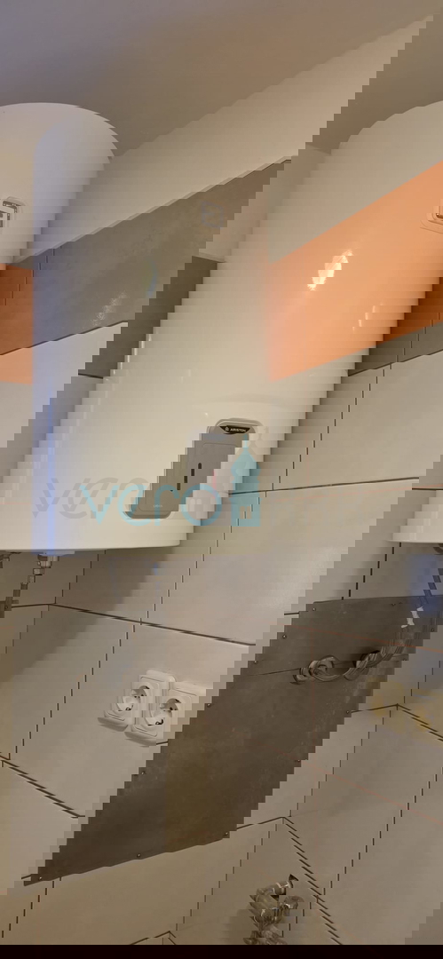 Bakar, trisobno stanovanje z dnevno sobo, 71 m2, pritličje, center, blizu morja, prodaja