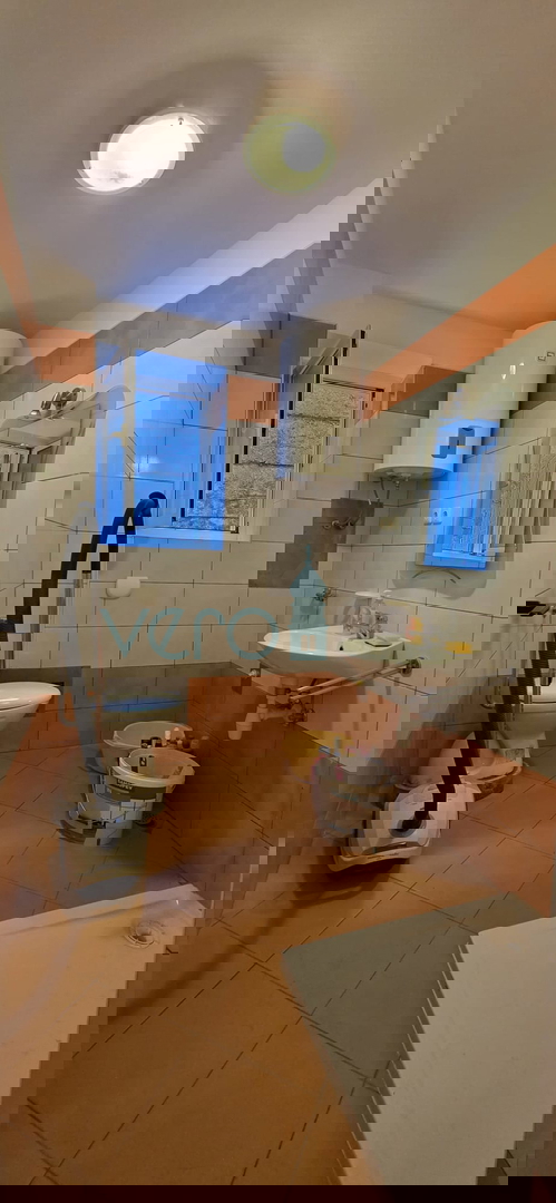 Bakar, trisobno stanovanje z dnevno sobo, 71 m2, pritličje, center, blizu morja, prodaja