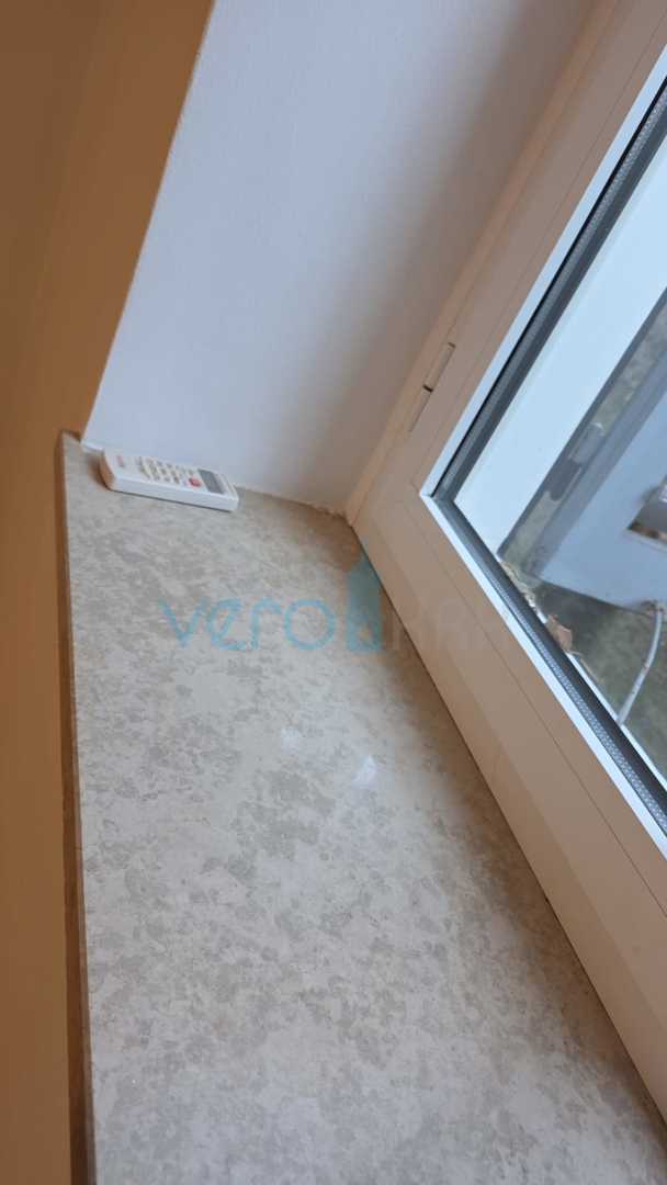 Bakar, trisobno stanovanje z dnevno sobo, 71 m2, pritličje, center, blizu morja, prodaja