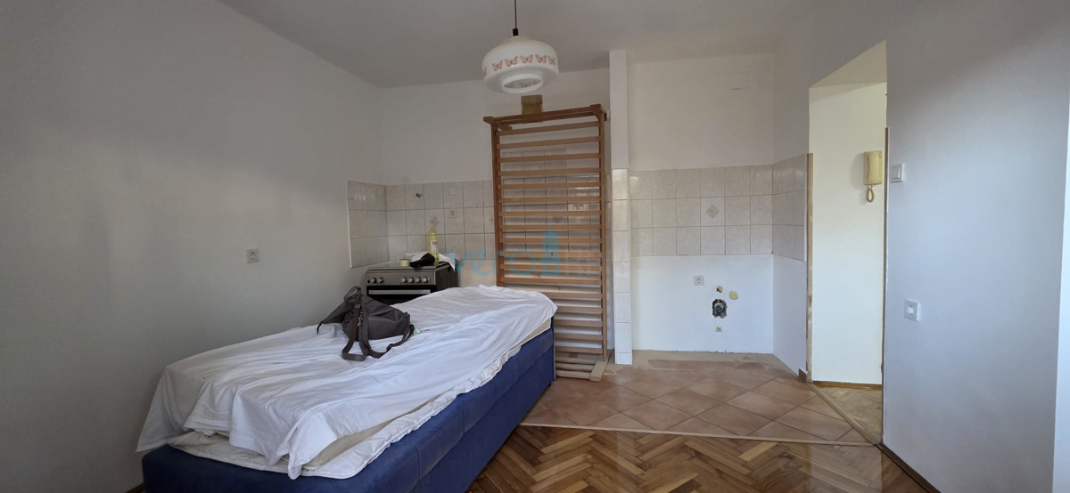 Bakar, trisobno stanovanje z dnevno sobo, 71 m2, pritličje, center, blizu morja, prodaja