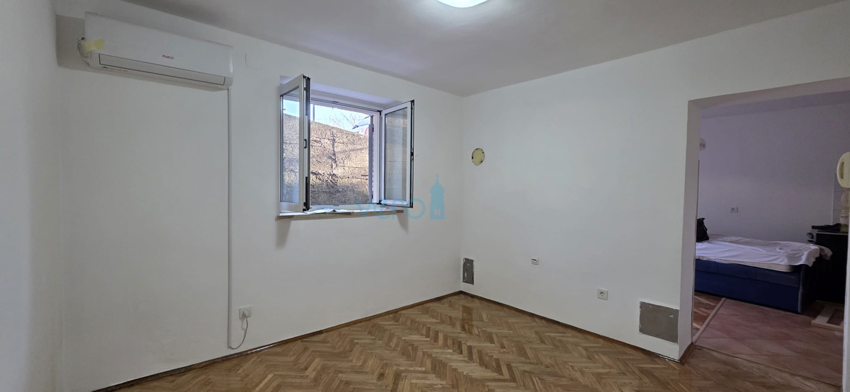 Bakar, trisobno stanovanje z dnevno sobo, 71 m2, pritličje, center, blizu morja, prodaja