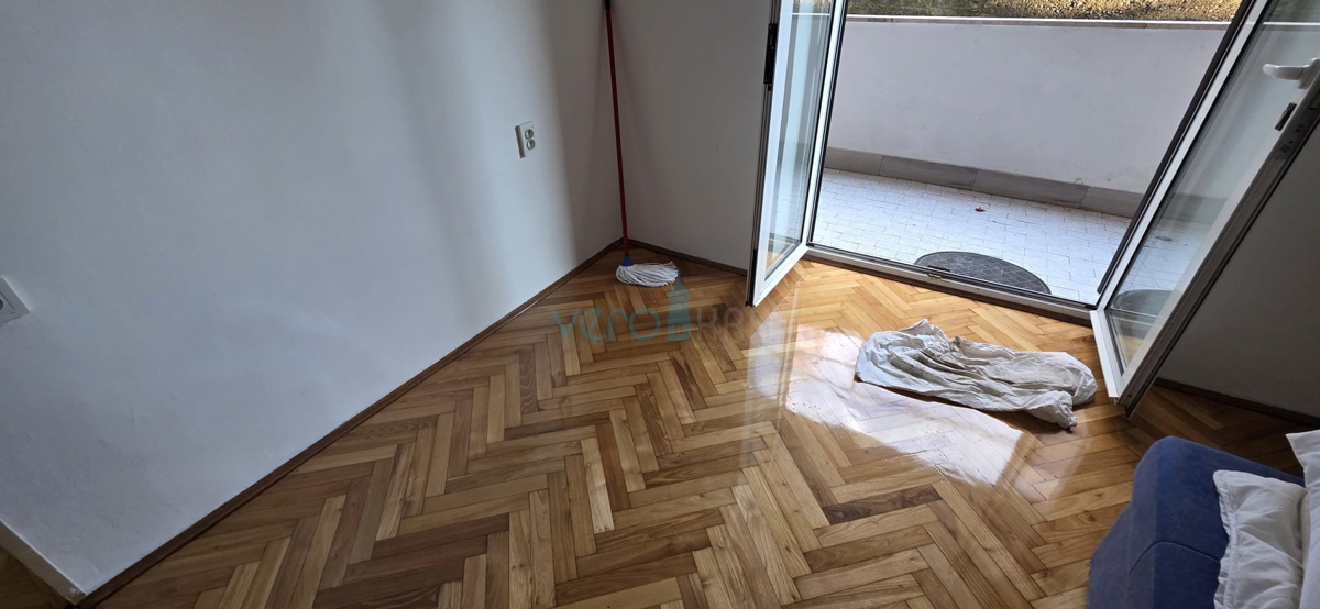 Bakar, trisobno stanovanje z dnevno sobo, 71 m2, pritličje, center, blizu morja, prodaja