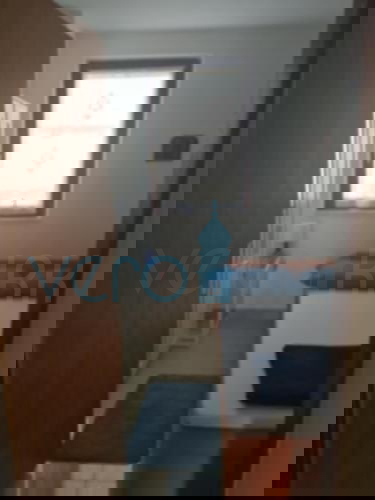 Omišalj, otok Krk, kamnita hiša v nizu z 2 apartmajema, terasa, parkirišče, prodaja