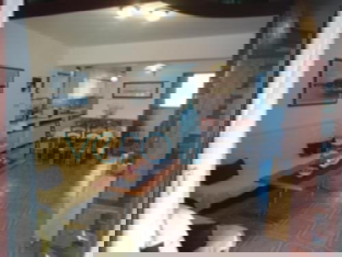 Omišalj, otok Krk, kamnita hiša v nizu z 2 apartmajema, terasa, parkirišče, prodaja