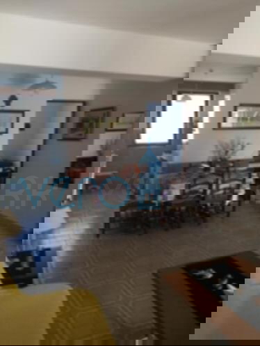 Omišalj, otok Krk, kamnita hiša v nizu z 2 apartmajema, terasa, parkirišče, prodaja